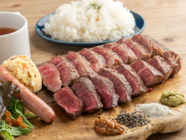 캐주얼하게 고품질의 고기를 맛보세요
