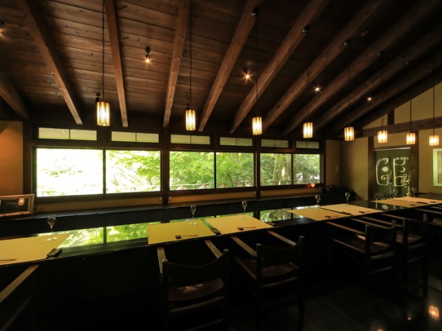 A restaurant hideaway where you can spend time in peace while enjoying the four seasons