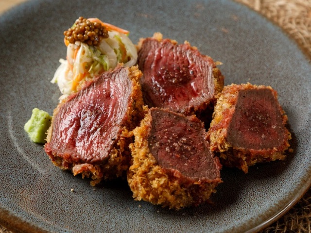 A restaurant that lets guests enjoy Mediterranean cuisine along with carefully selected wine