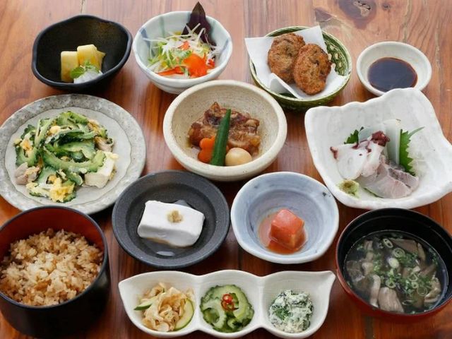 Okinawa Local Cuisine Hateruma (켄초마에)