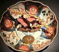 Japanese restaurant Yu-chan_쇠고기를 메인으로 한 숯불구이로 고소함과 감칠맛을 즐길 수 있는 '고기'