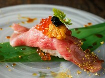 FIFTY-FIVE TOKYO 에비스점_고기 본연의 맛을 느낄 수 있는 최고의 일품 '특선 고기 스시 한관'
