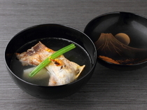 일본 요리 세이잔(晴山)_숯불향과 다시의 풍미가 포인트 「세이고인 무와 옥돔」