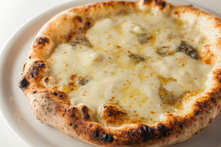 Sisiliya_치즈의 감칠맛이 결정적인 『 콰트로 포르마지 (4가지 치즈가 들어있는 피자) 』