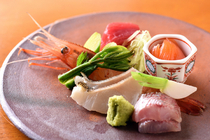 시키 스이카테_미나미카야베초에 훈카완. 그 고장의 맛있는 생선을 맛볼 수 있는 『오츠쿠리(회 모둠)』