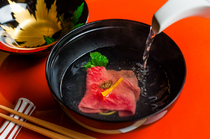 마츠자카 니쿠간소 와다킨_쇠고기에 특제의 일본풍 국물을 부어 드시는『 와다킨 니쿠 스마시(맑은 장국) 』