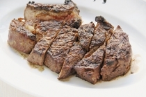 37Steakhouse&Bar 나하_맛이 응축된 고기 본래의 맛 『35일 숙성 블랙 앵거스 비프 리브 스테이크 650g』