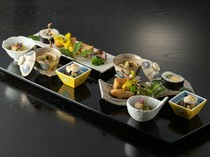 일본요리 라쿠세이안_고객과 요리의 만남. 시각도 미각도 즐겁게 하는 '전채'