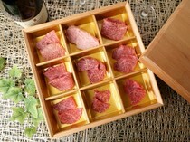 니쿠쇼 가쿠레가(야키니쿠소소몬 별채)_고기 본연의 맛을 느낄 수 있는 '특상 소고기 나무상자 코스'