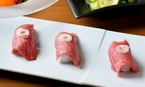 야키니쿠 하나비 니시키점_고기와는 또 다른 고기 맛을 즐길 수 있는 '고기 스시'