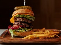 J.S. BURGERS CAFE라라포토 EXPOCITY점_일본의 맛을 살린 시그니처 버거 '프리미엄 J.S. 버거'