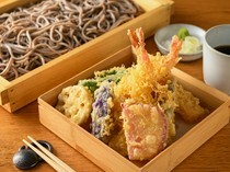야마가타소바사료 쓰키노야마_해산물, 산채와 함께 먹는 '덴푸라 이타소바'