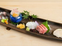 일본요리 오쓰_매일 시장에서 사들이는 제철 생선을 듬뿍 담은 '생선회' 사진은 일례