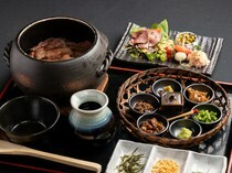 아카우시 Dining yoka-yoka KITTE하카타점_맛이 진하면서도 담백한 맛이 일품. 인기 메뉴 중 하나인 '아카우시 히쓰마부시'.