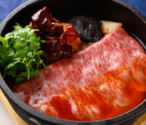 중국요리 지쿠엔_매콤함과 센다이 소고기의 감칠맛이 매력적인 '매콤한 사천풍 센다이 소고기찜'