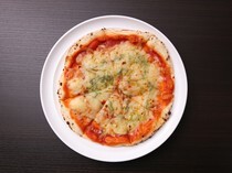 SAKURA 가부키초점_가장 인기있는 가마에서 구워내는 정통 피자 '마르게리타'
