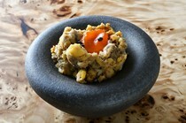 pentolaC_일본 문화의 상징이라고도 할 수 있는 일품 '겐고규와 훈제 무, 절임 달걀 노른자의 포테이토 샐러드'