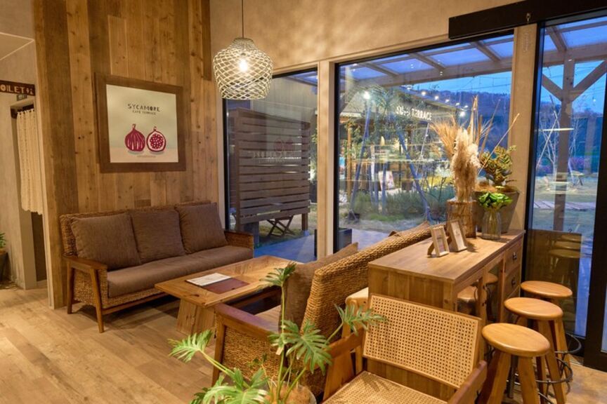 SYCAMORE CAFE TERRACE 시카모아 카페테라스_내부 전경